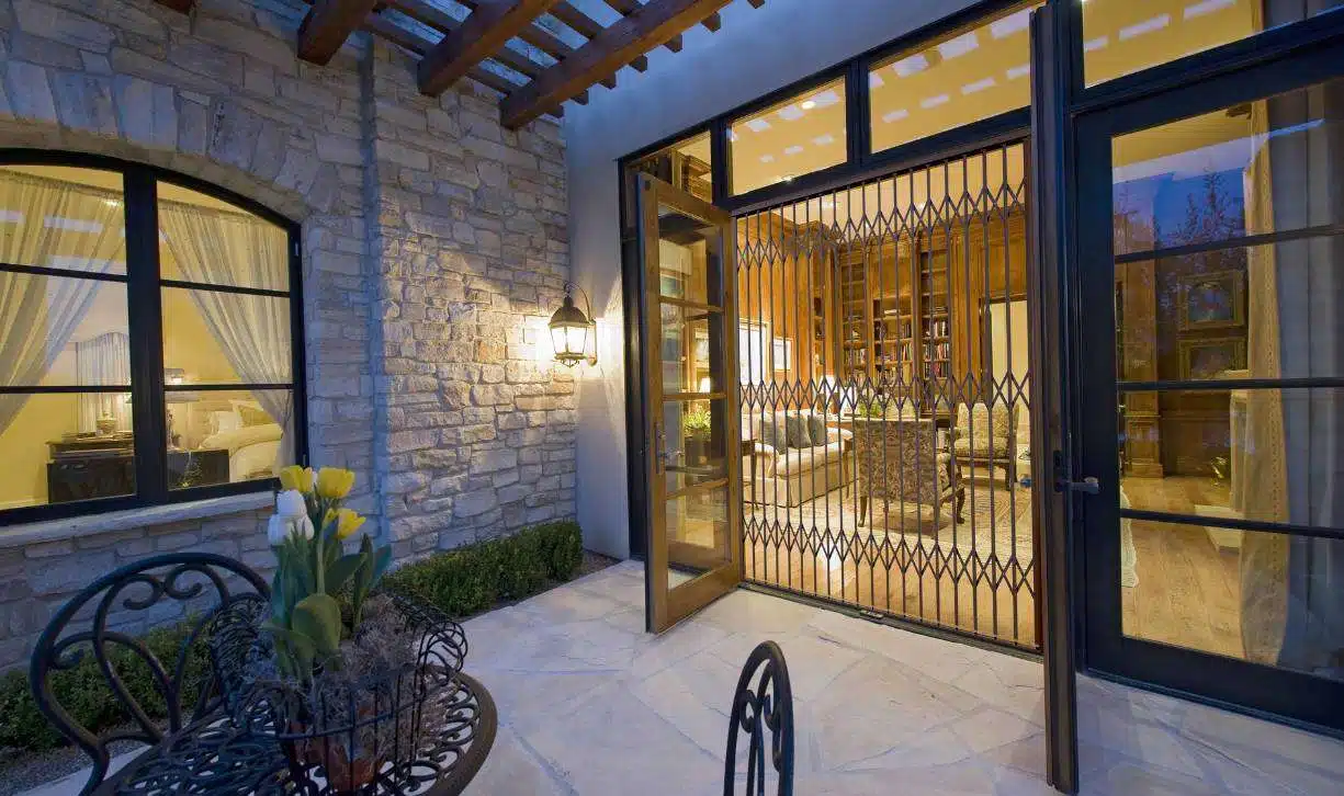 security gate retractable